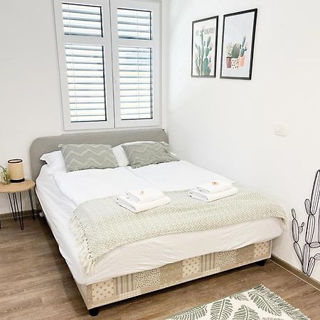 Anita'S Studio Apartments Ljubljana Eksteriør billede
