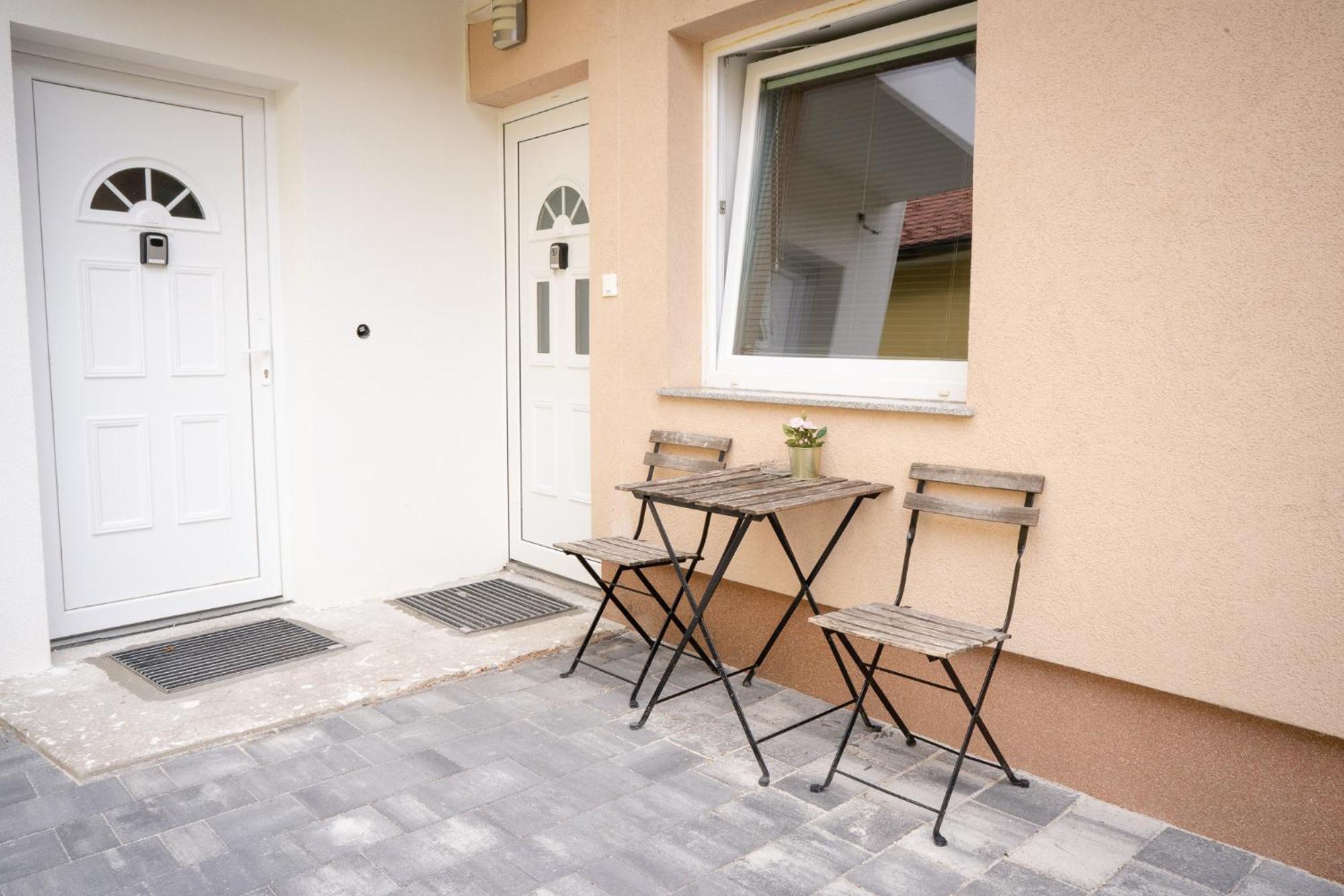 Anita'S Studio Apartments Ljubljana Eksteriør billede