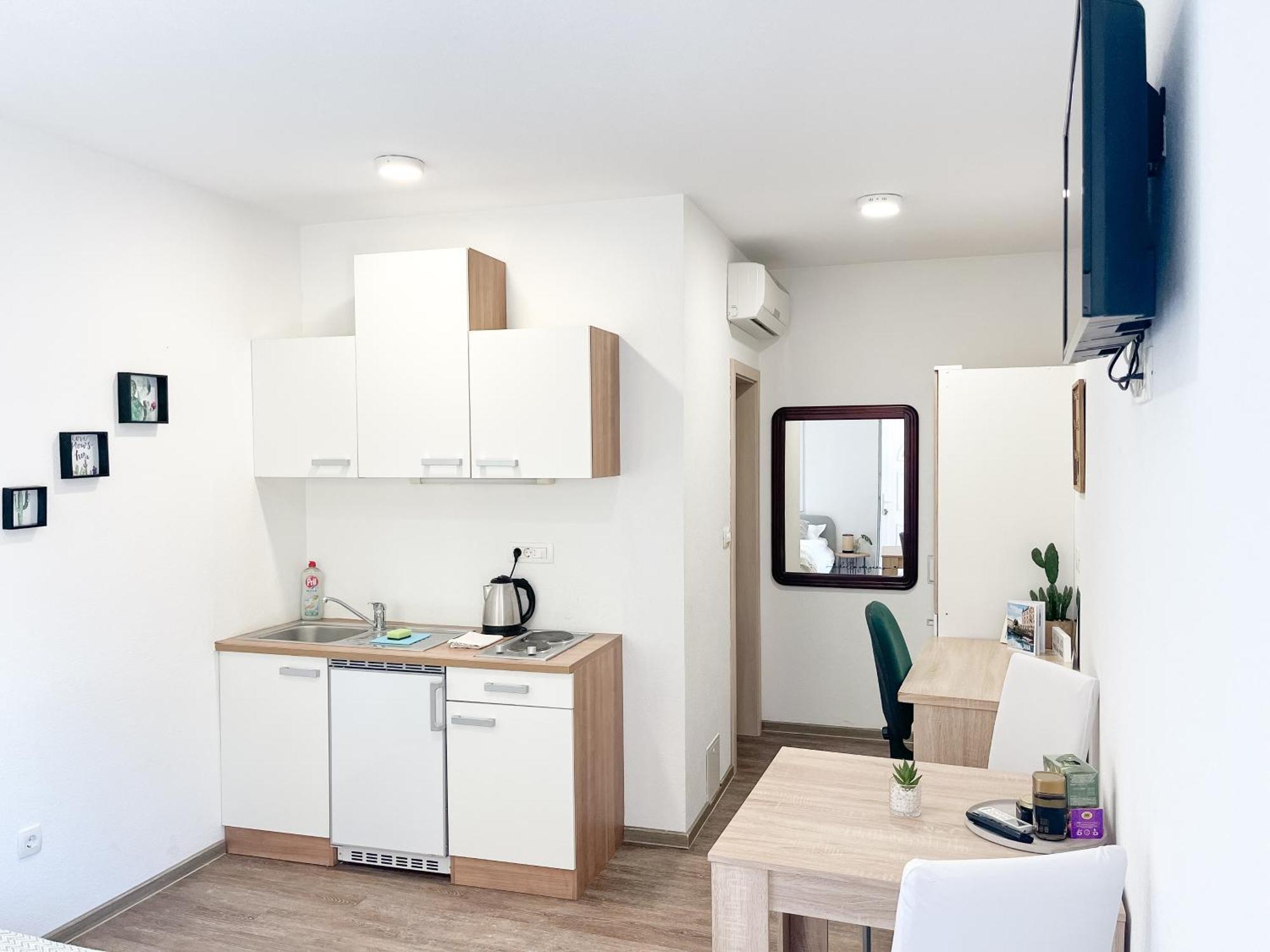Anita'S Studio Apartments Ljubljana Eksteriør billede